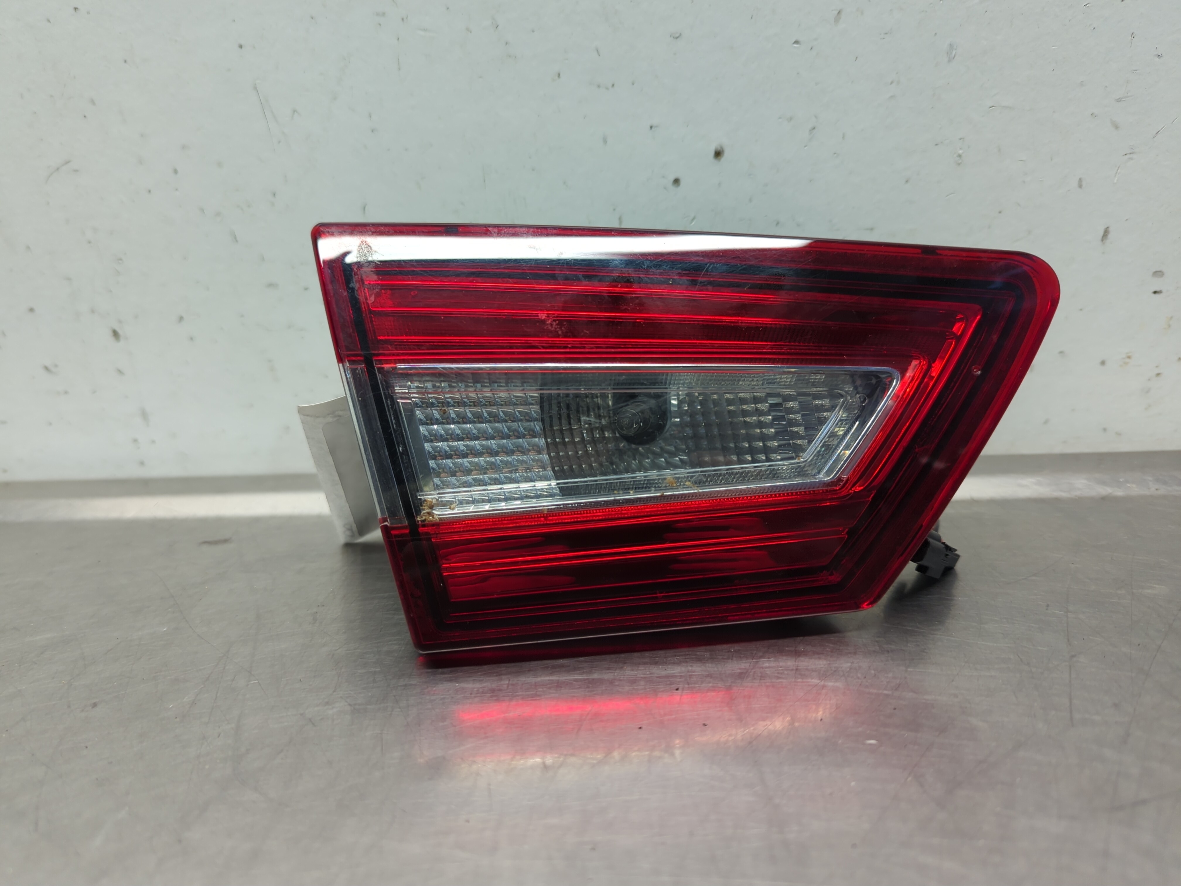 RENAULT Clio 2014 N/S Rear Inner Light Passenger Side 5 Doors Hatch 00000861