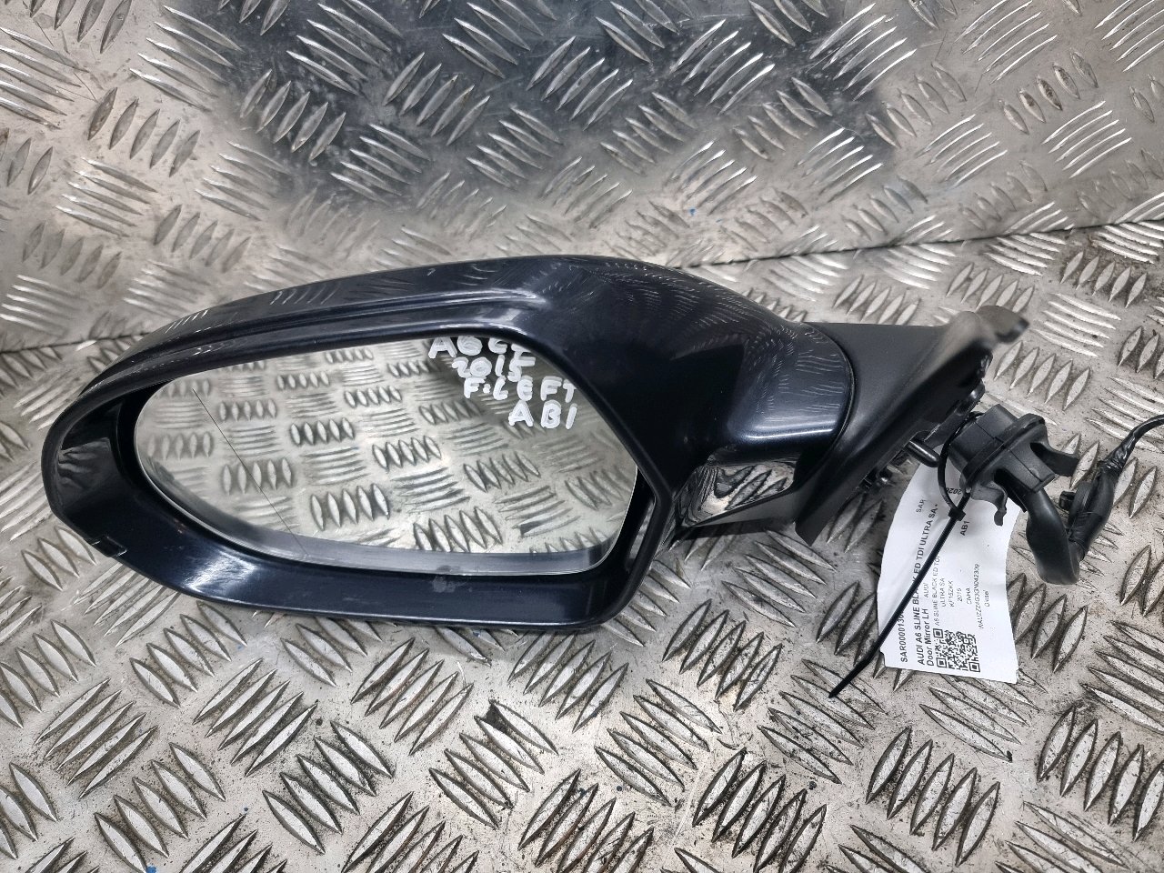 AUDI A6 C7 2015 LEFT DOOR MIRROR MANUAL FOLD IN BLUE X5R 4G2857409N