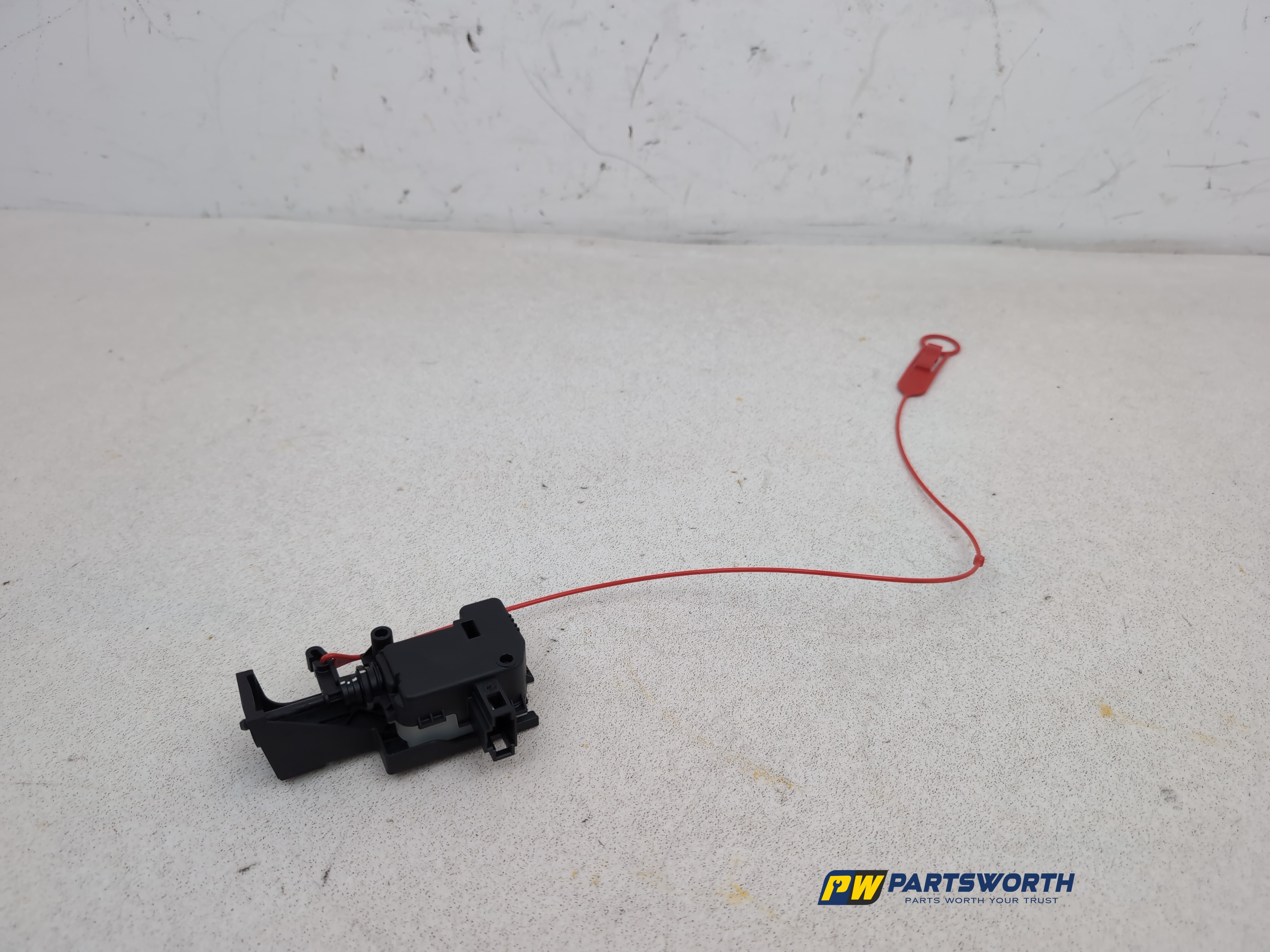 MERCEDES-BENZ CLS350 AMG X218 FUL FILLER FLAP ACTUATOR A2048200072 2011-2018