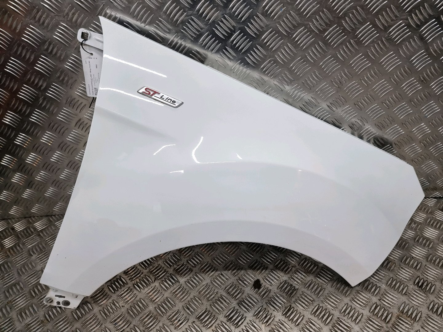 FORD ECOSPORT ST LINE FRONT RIGHT WING FENDER IN FROZEN WHITE 2019