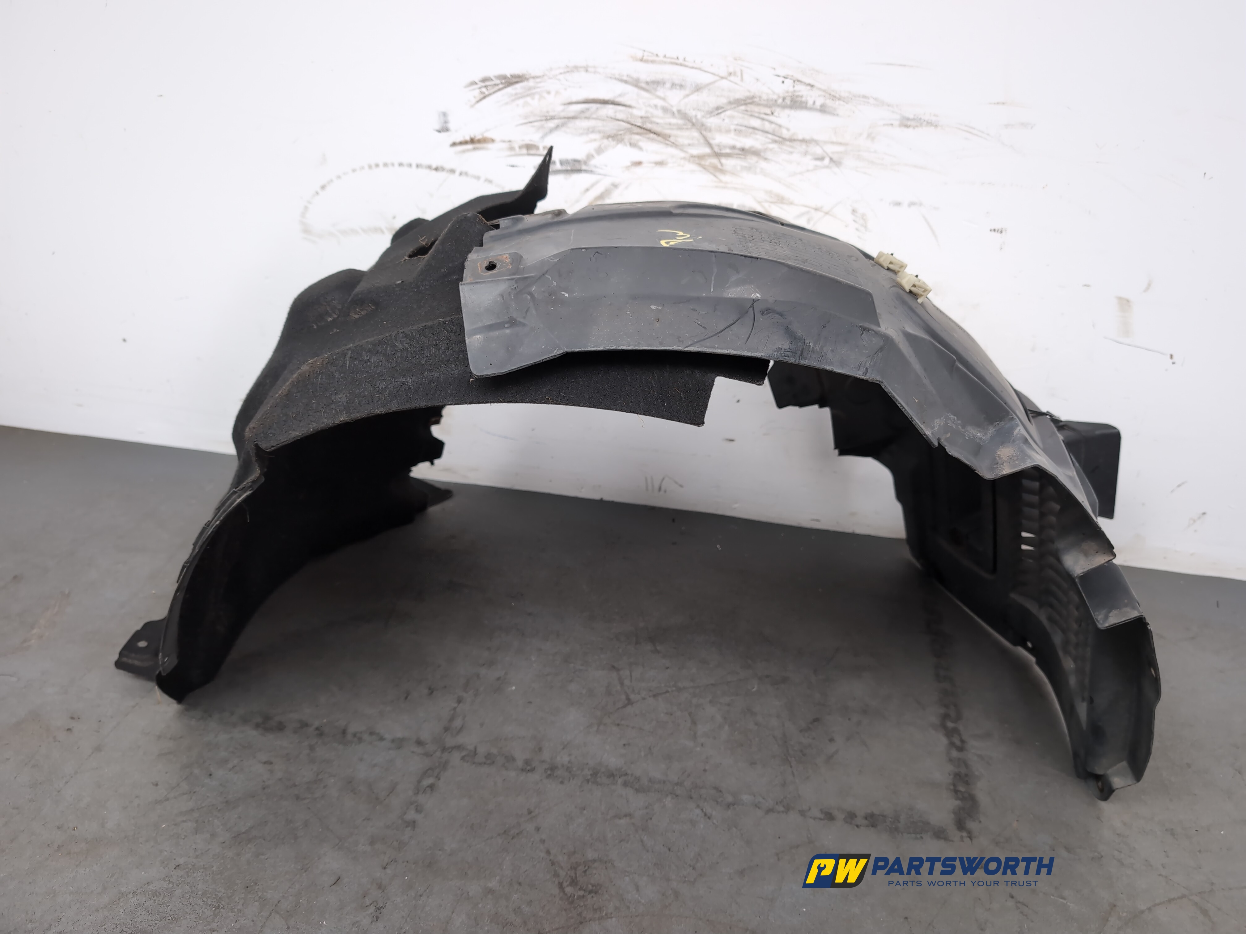 BMW 6 SERIES 640D M SPORT F13 MOULDING WHEEL ARCH FRONT DRIVER 7224484 2012-2018