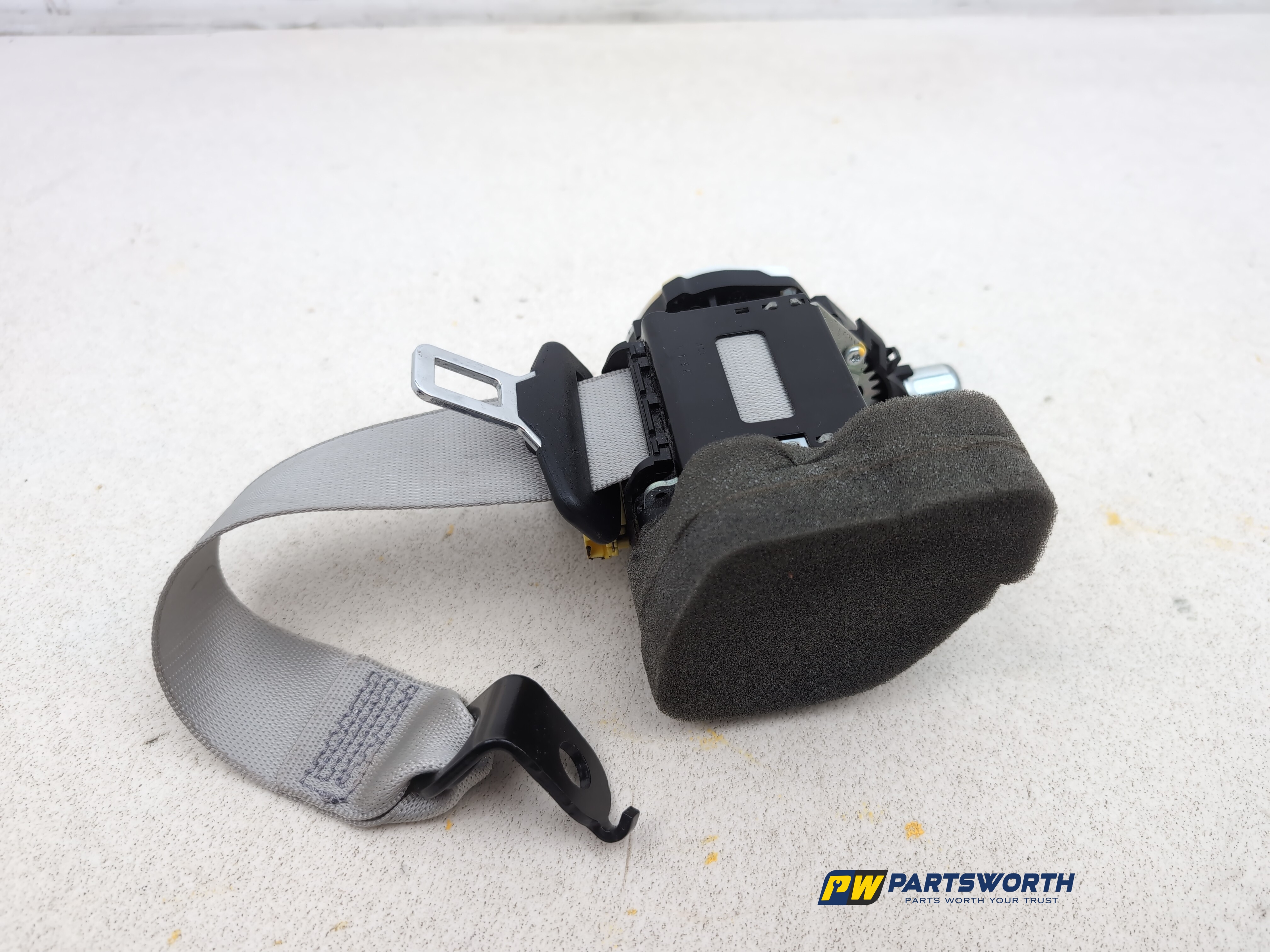 MERCEDES-BENZ CLS350 AMG X218 SEAT BELT REAR RH RIGHT 33056784C 2011-2018