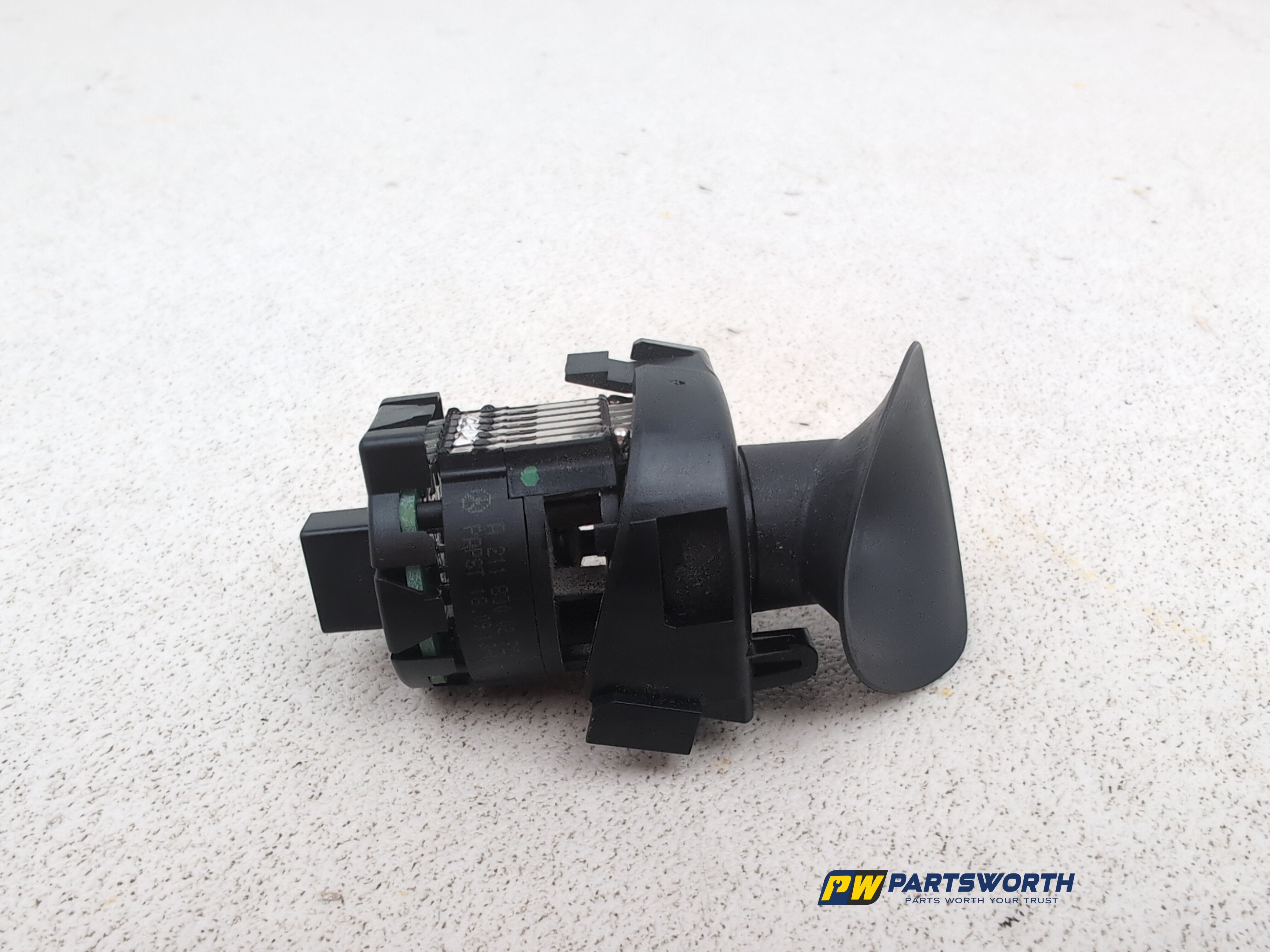 MERCEDES-BENZ CLS35I X218 INTERIOR AIR TEMPERATURE SENSOR A2118300272 2011-2018