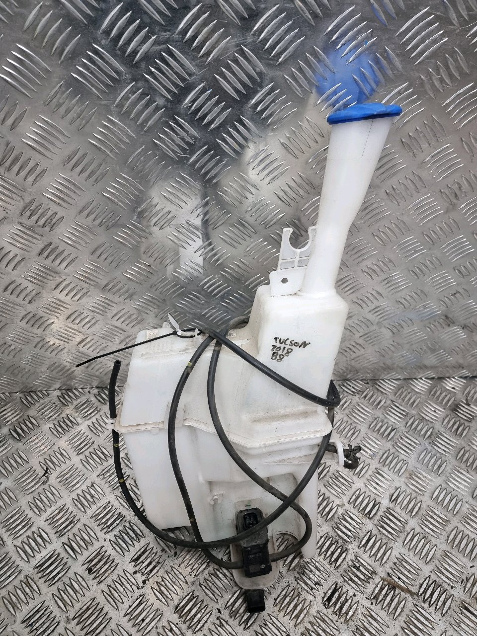HYUNDAI TUCSON 2018 WINDSCREEN WASHER FLUID BOTTLE TANK RESEVOIR 98610D7000