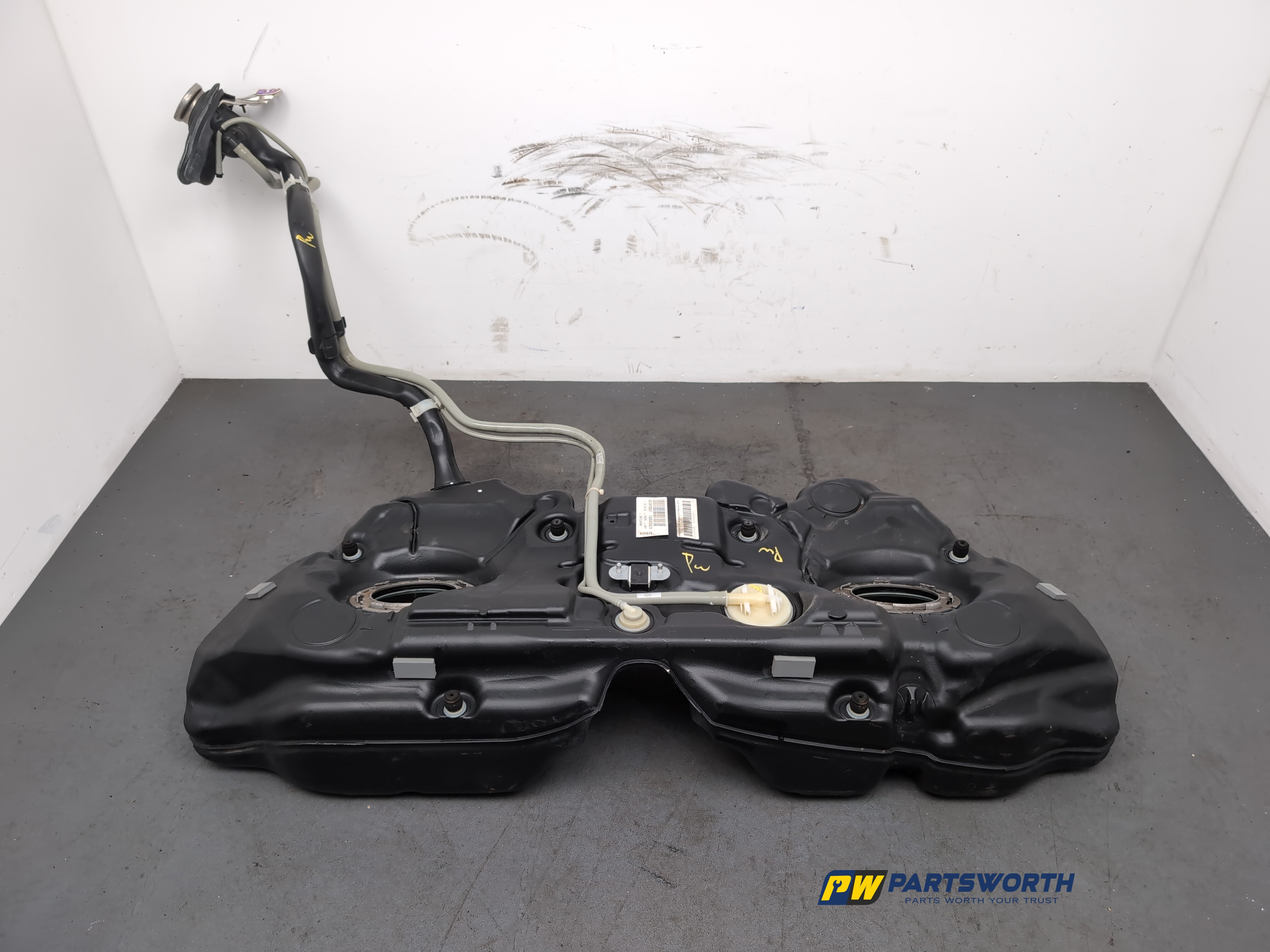MERCEDES-BENZ CLS350 AMG X218 ESTATE 3.0L DIESEL FUEL TANK A2124702001 2011-2018