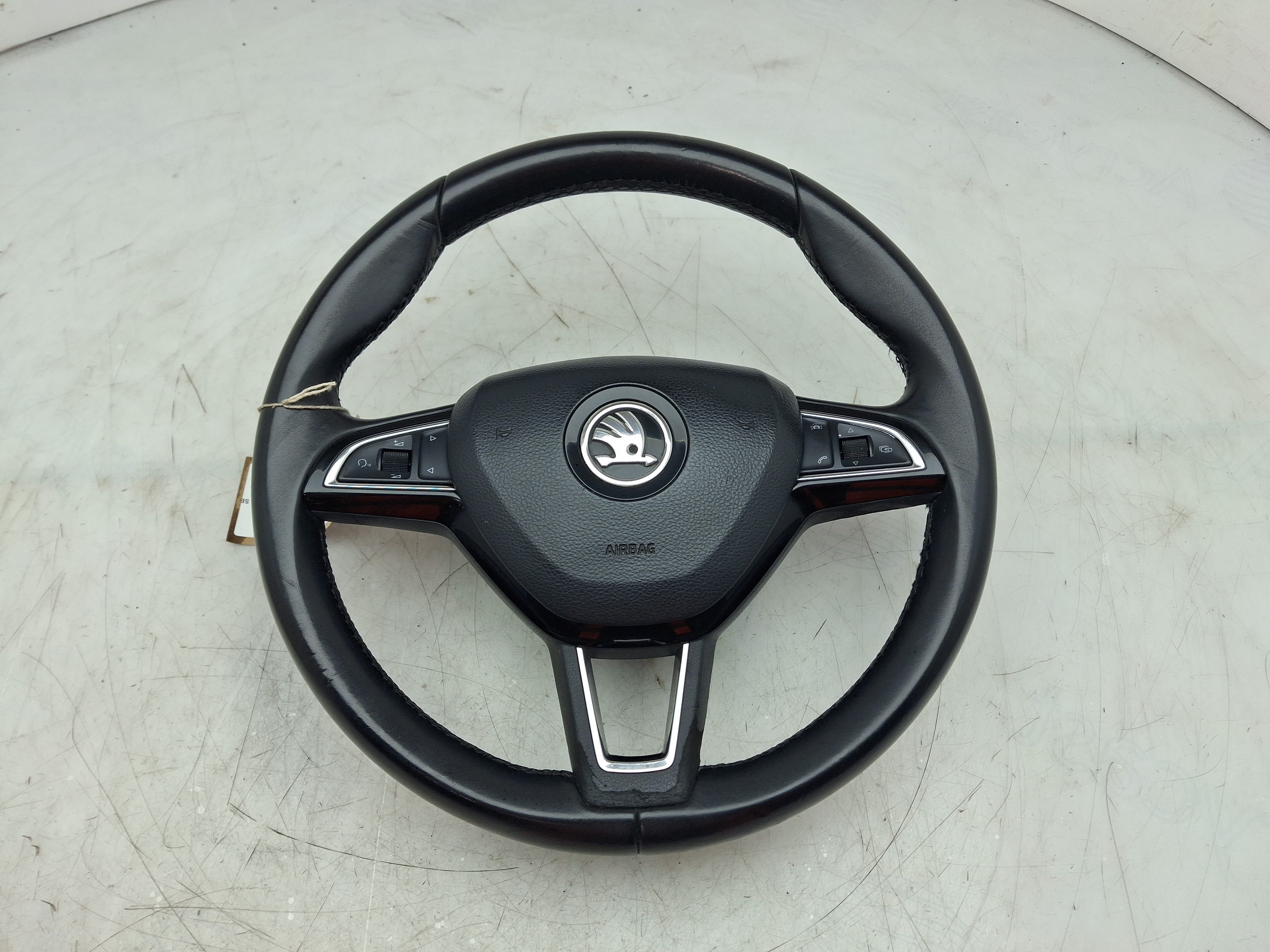 2017 SKODA OCTAVIA SE L TDI Steering Wheel