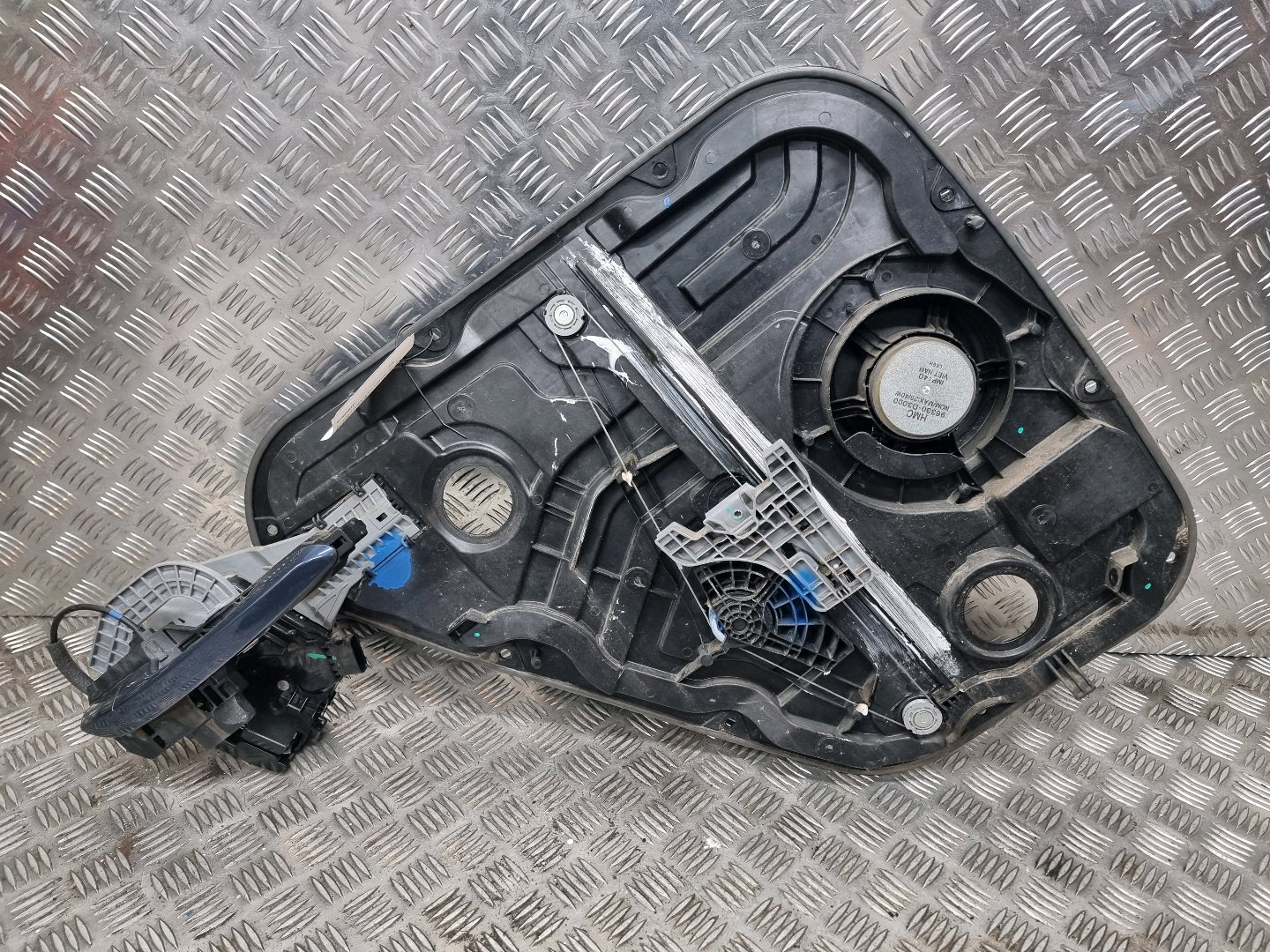 HYUNDAI TUCSON MK3 2017 REAR RIGHT DOOR LOCK MECHANISM 81420D7610