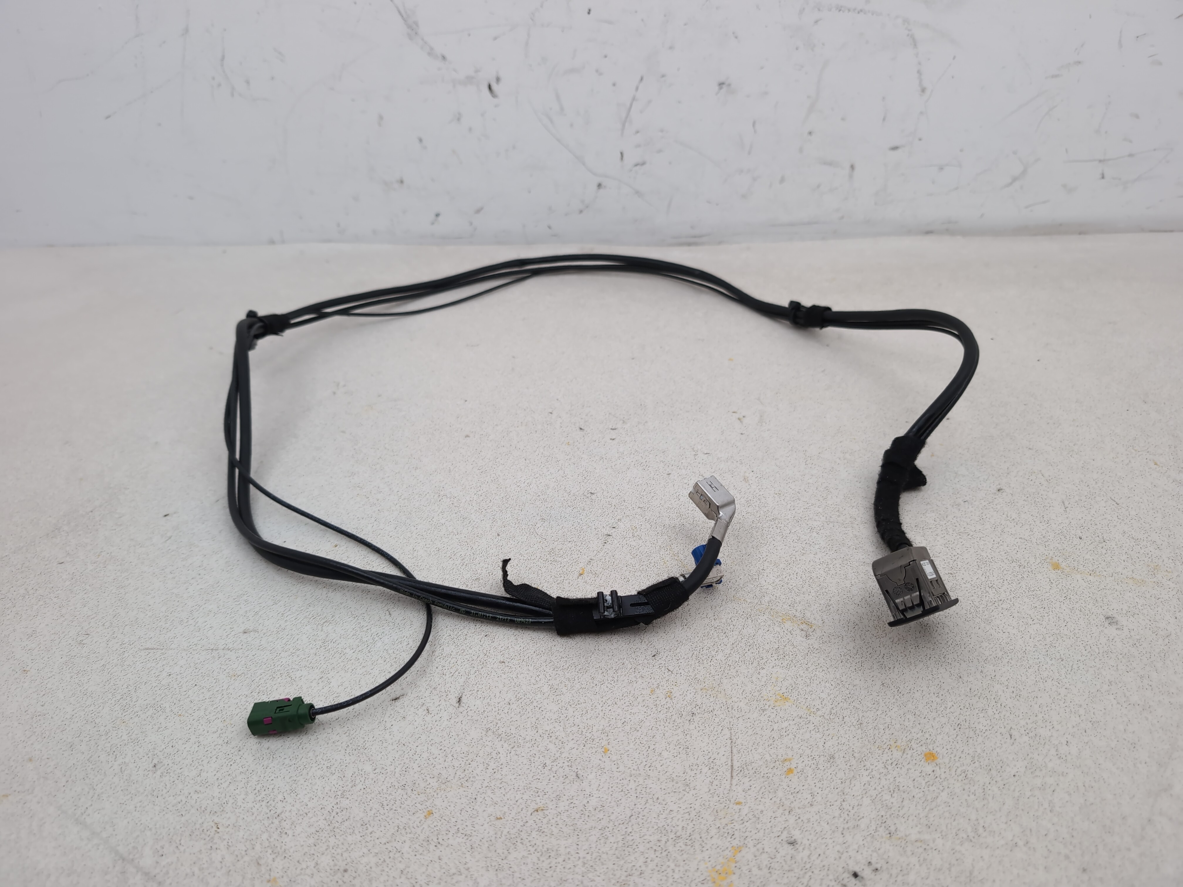 MERCEDES-BENZ CLS350 AMG X218 USB SOCKET CONNECTOR WIRE A2188202715 2011-2018