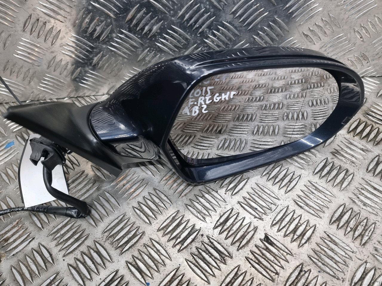 AUDI A6 C7 2015 RIGHT DOOR MIRROR MANUAL FOLD IN BLUE X5R 4G2857410N