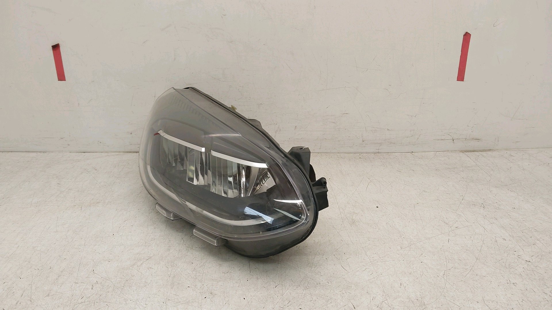 FORD FIESTA RIGHT HEADLIGHT N1BB-13E014-DE 2022-23 MK8 FACELIFT /1 BROKE BRACKET