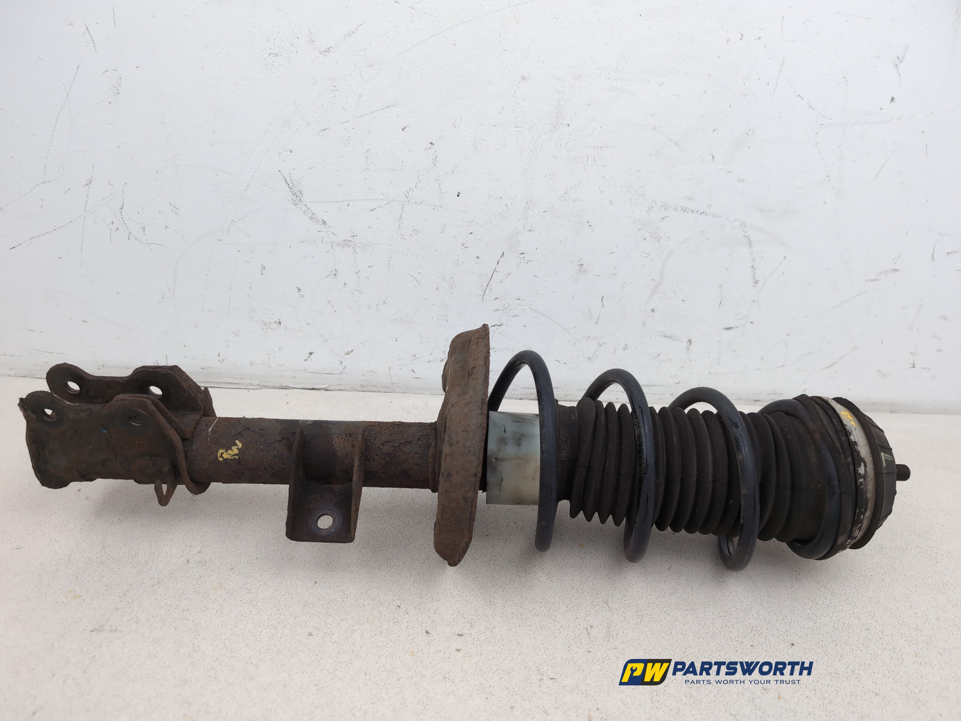 FIAT PANDA EASY 312, 319 SHOCK ABSORBER FRONT LH PASSENGER 51926520 2012-2020