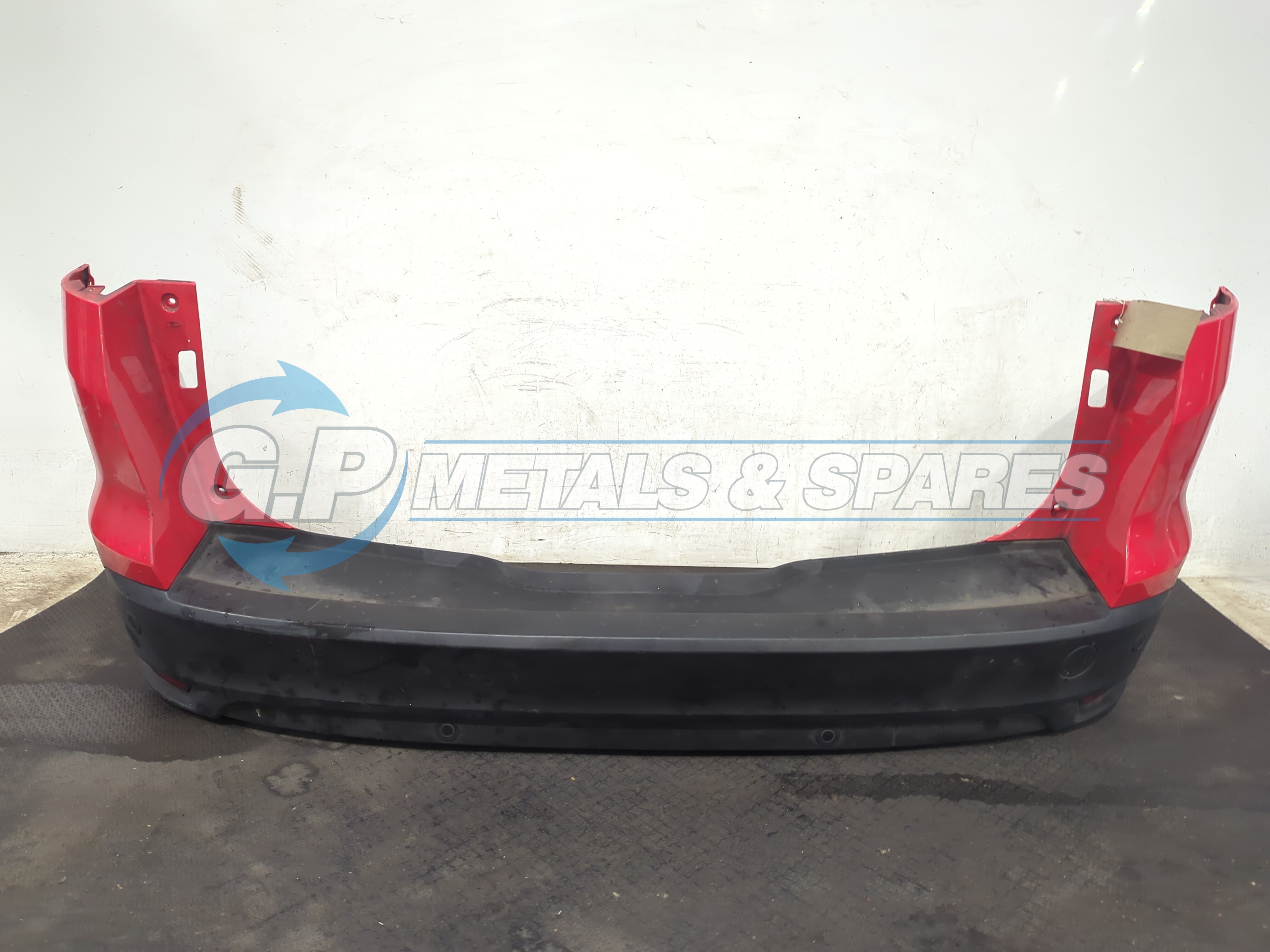 2011-2015 FORD Focus 5 Doors Rear Bumper RED 1779912 ~ Complete