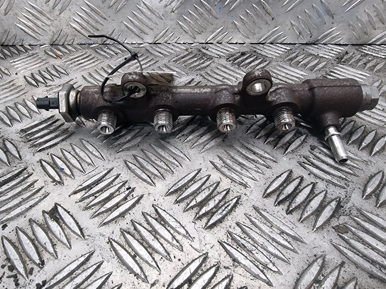 VAUXHALL CORSA F 2020 INJECTOR RAIL 1.5 DIESEL DV5RD 9821399680