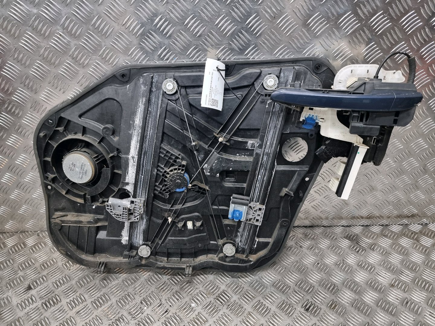 HYUNDAI TUCSON MK3 2017 REAR LEFT DOOR LOCK MECHANISM 81310D7600