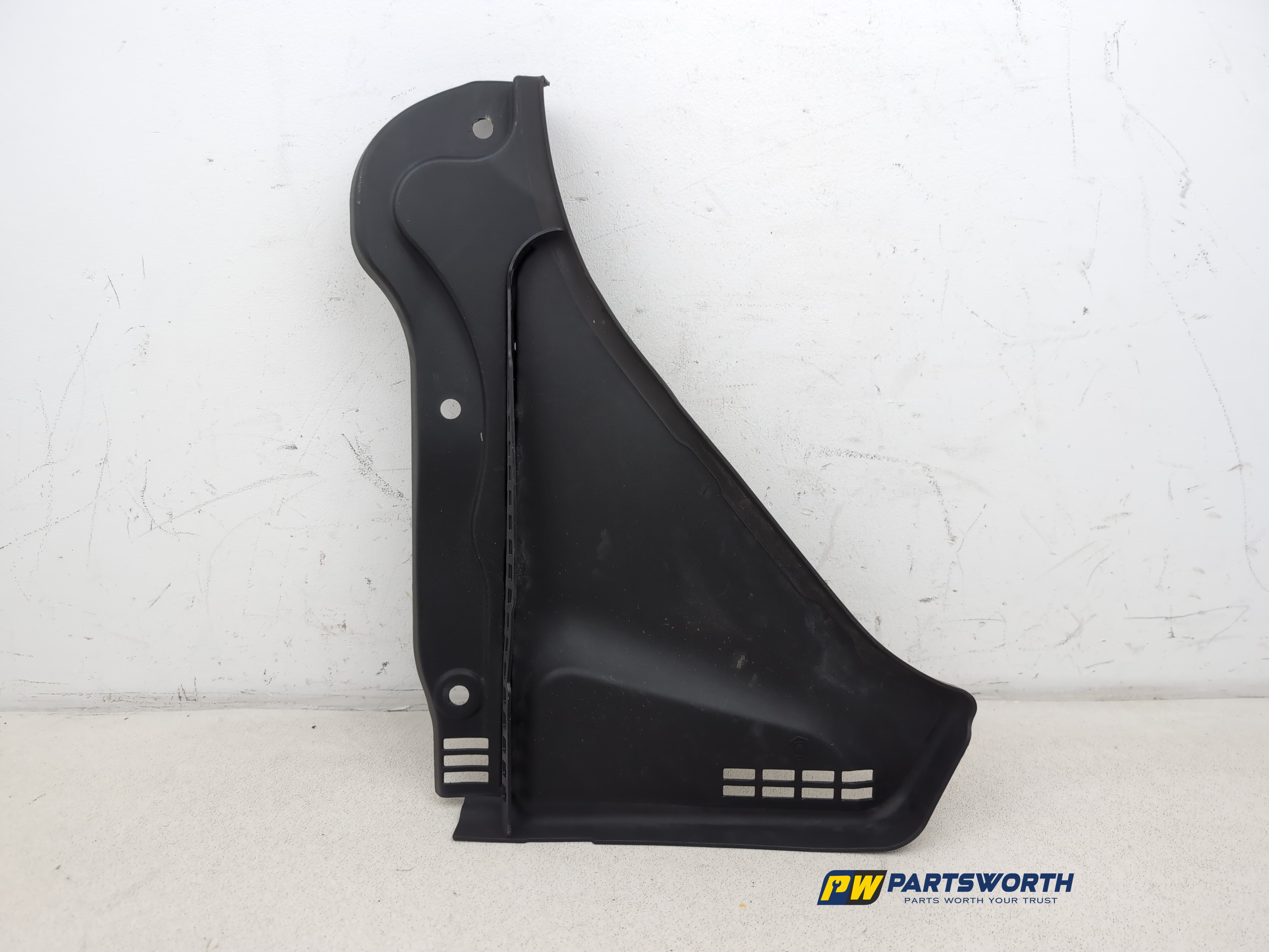 BMW 6 SERIES 640D M SPORT F13 LOWER WINDSCREEN SHIELD COVER RIGHT SIDE 2012-2018