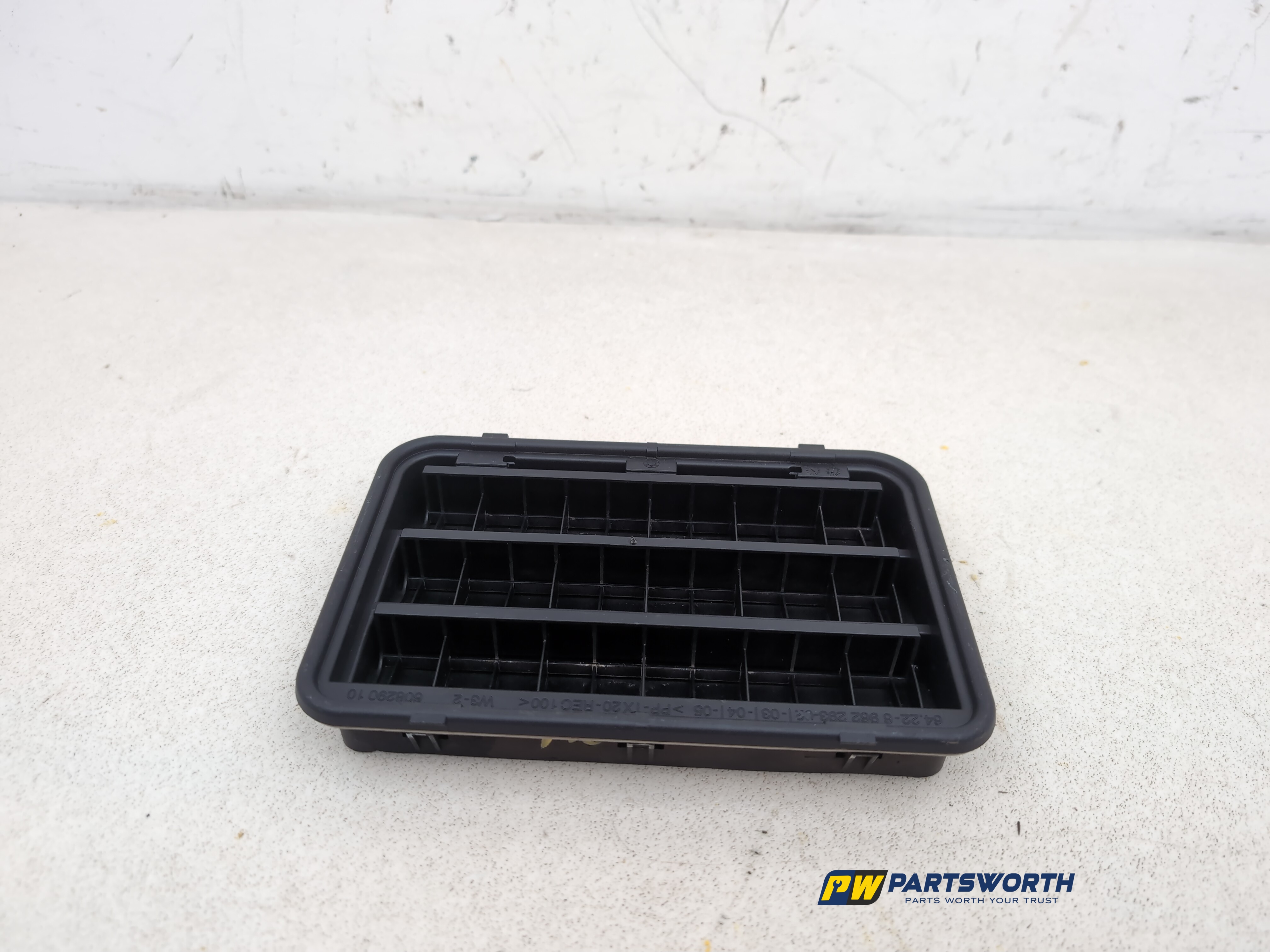 BMW 6 SERIES 640D M SPORT F13 SALOON REAR BODY VENTILATION GRILLE 2012-2018