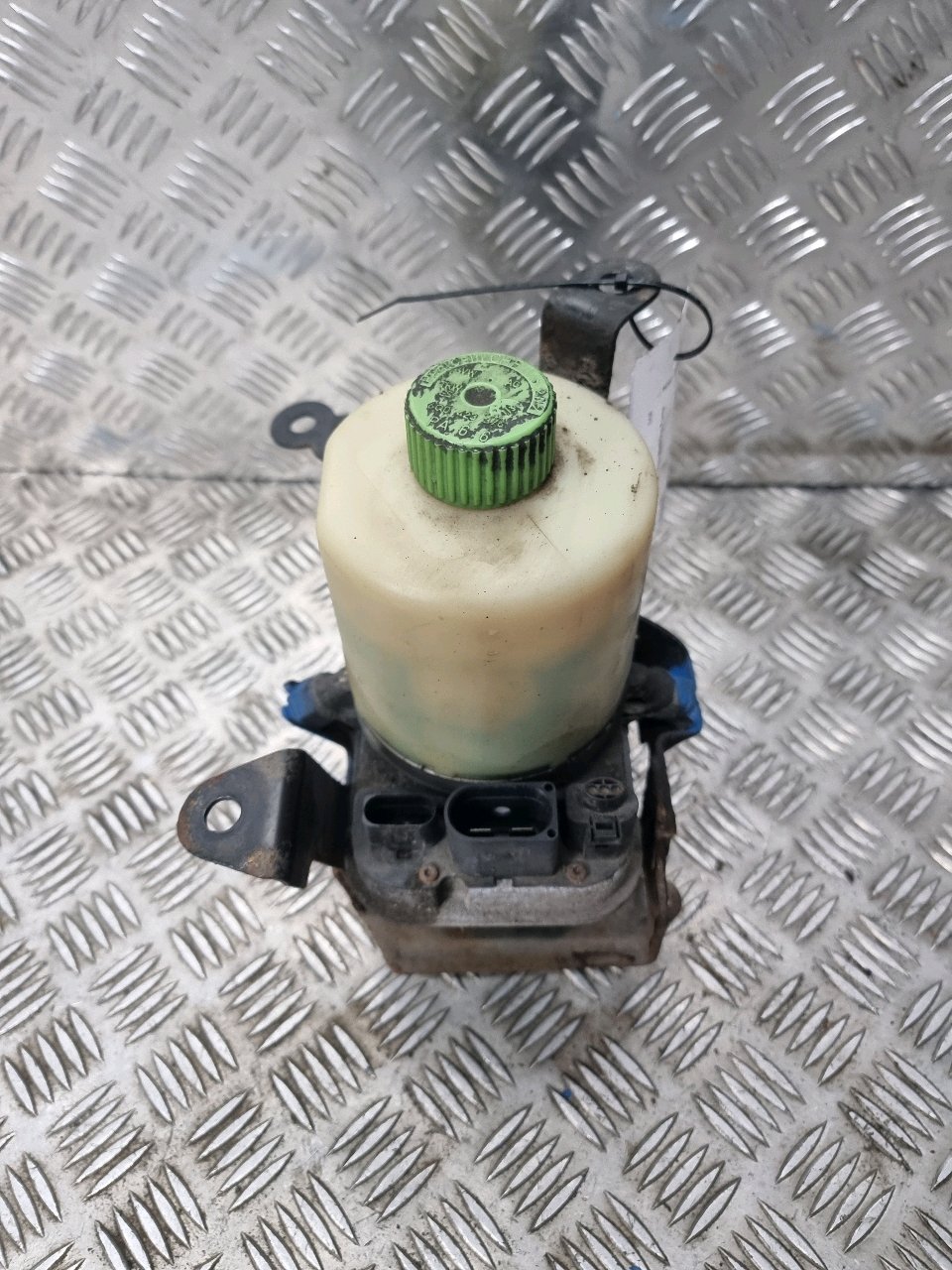 AUDI A1 8X 2014 POWER STEERING PUMP 1.6 DIESEL CAYC 6R0423156C