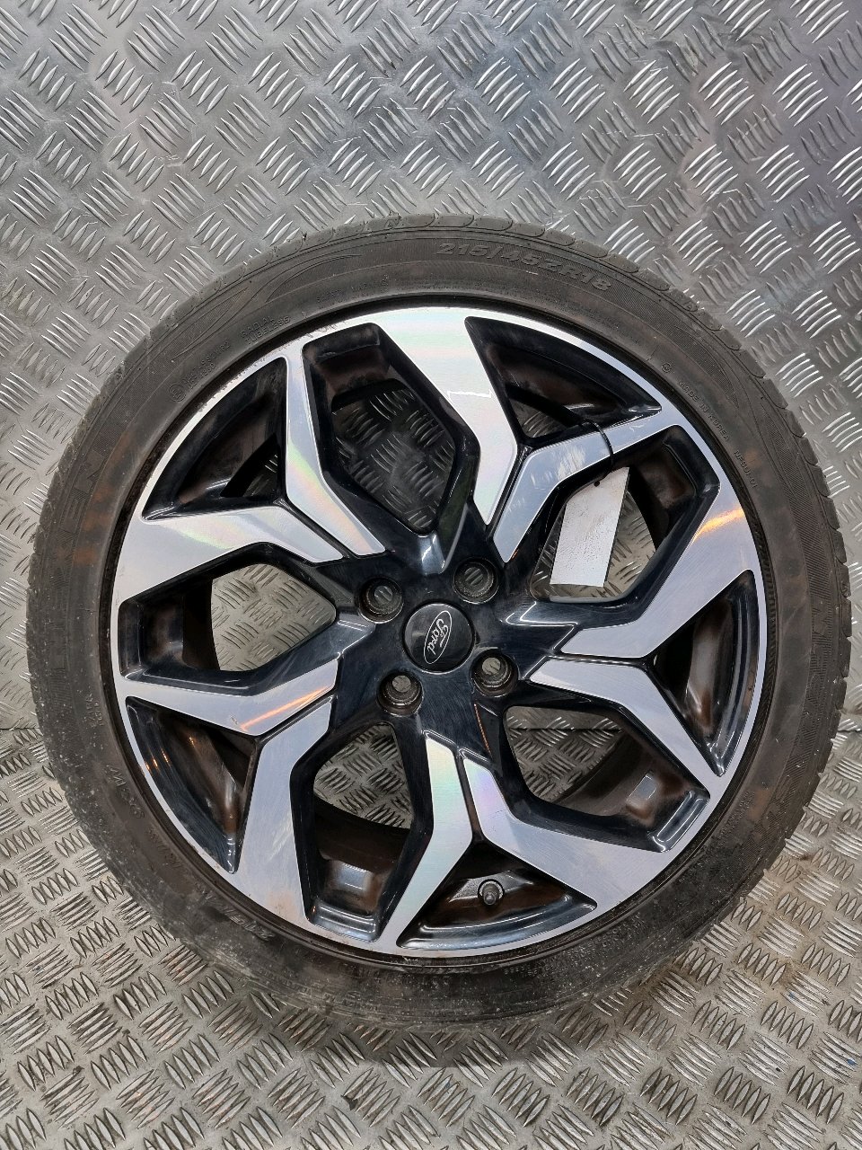 FORD ECOSPORT ALLOY WHEEL 18" & TYRE 5.5mm 215/45/18 HN1C-BA