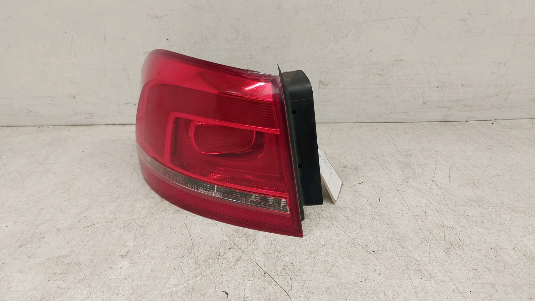 VOLKSWAGEN PASSAT REAR LIGHT LEFT PASSENGER 2013 MK7 B7 ESTATE 3AF945095E