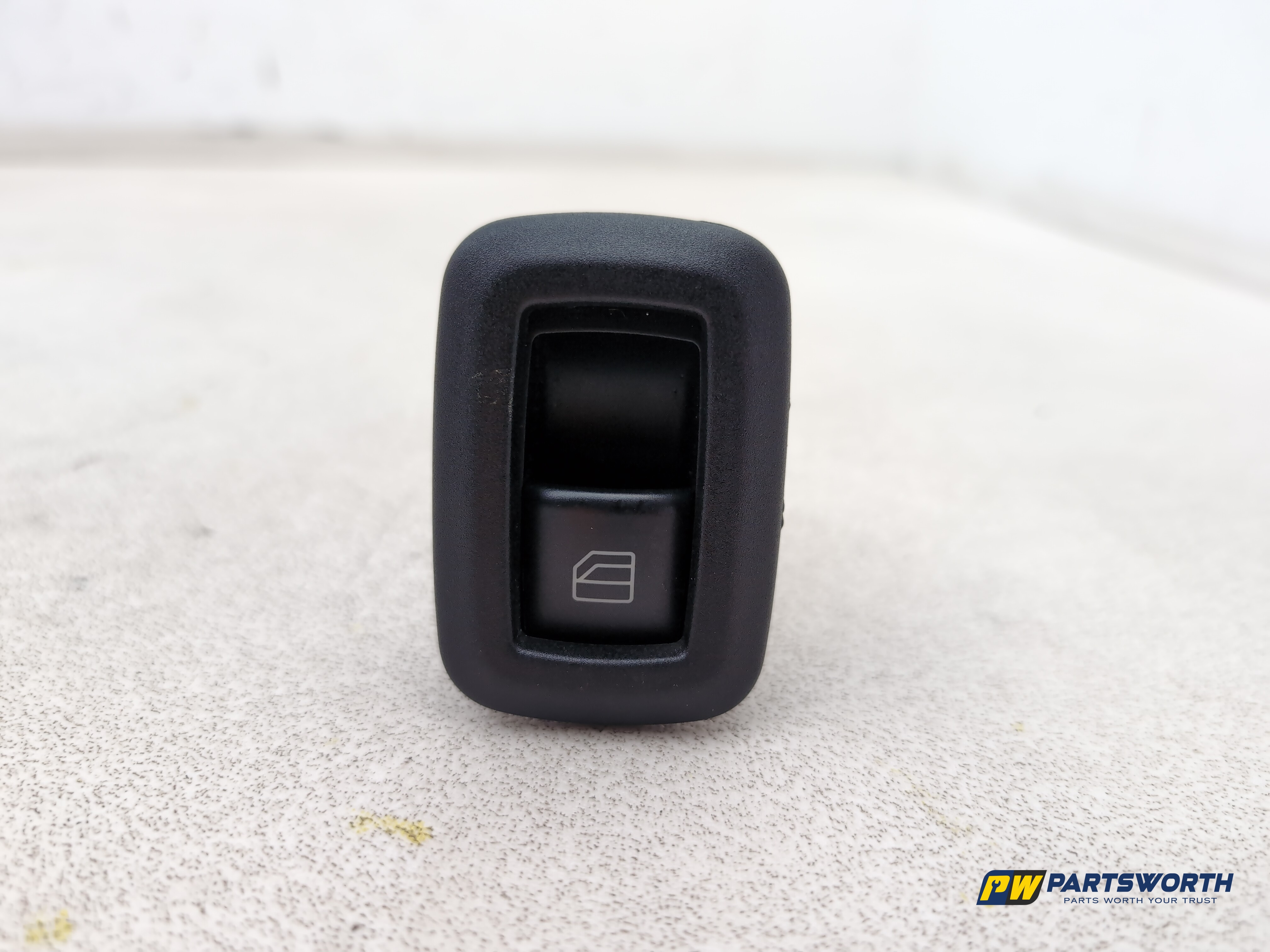 MERCEDES-BENZ B200 B-CLASS W245 SPORT CDI REAR RIGHT WINDOW SWITCH A2518200510