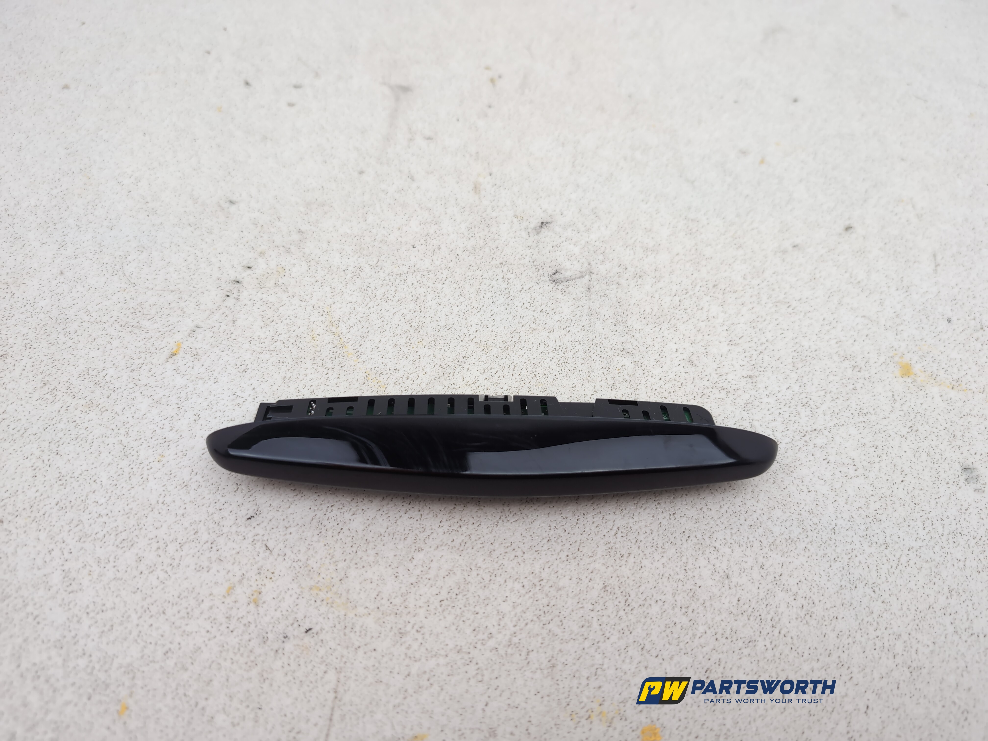 MERCEDES-BENZ CLS350 AMG X218 REAR PDC PARKING SENSOR DISPLAY UNIT A0015424723