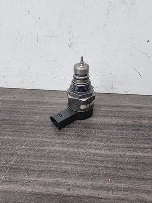 BMW 7 Series F01 2011 Rail Pipe Fuel Injector 0281002949 10504742