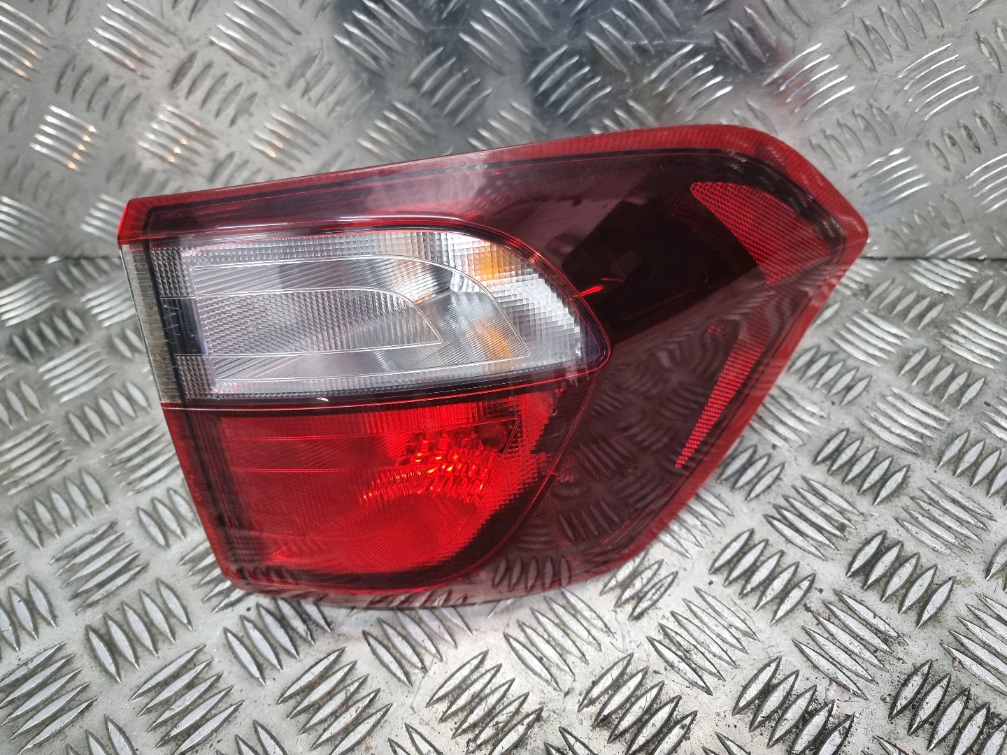 FORD ECOSPORT 2019 REAR RIGHT TAIL LIGHT GN1513404DE