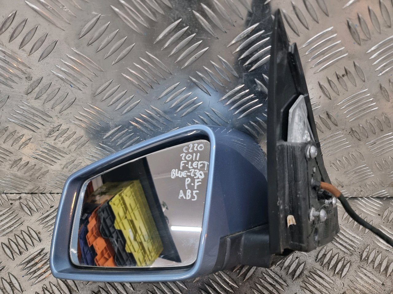 MERCEDES C CLASS W204 FRONT LEFT POWER FOLD MIRROR IN BLUE (230) 2011