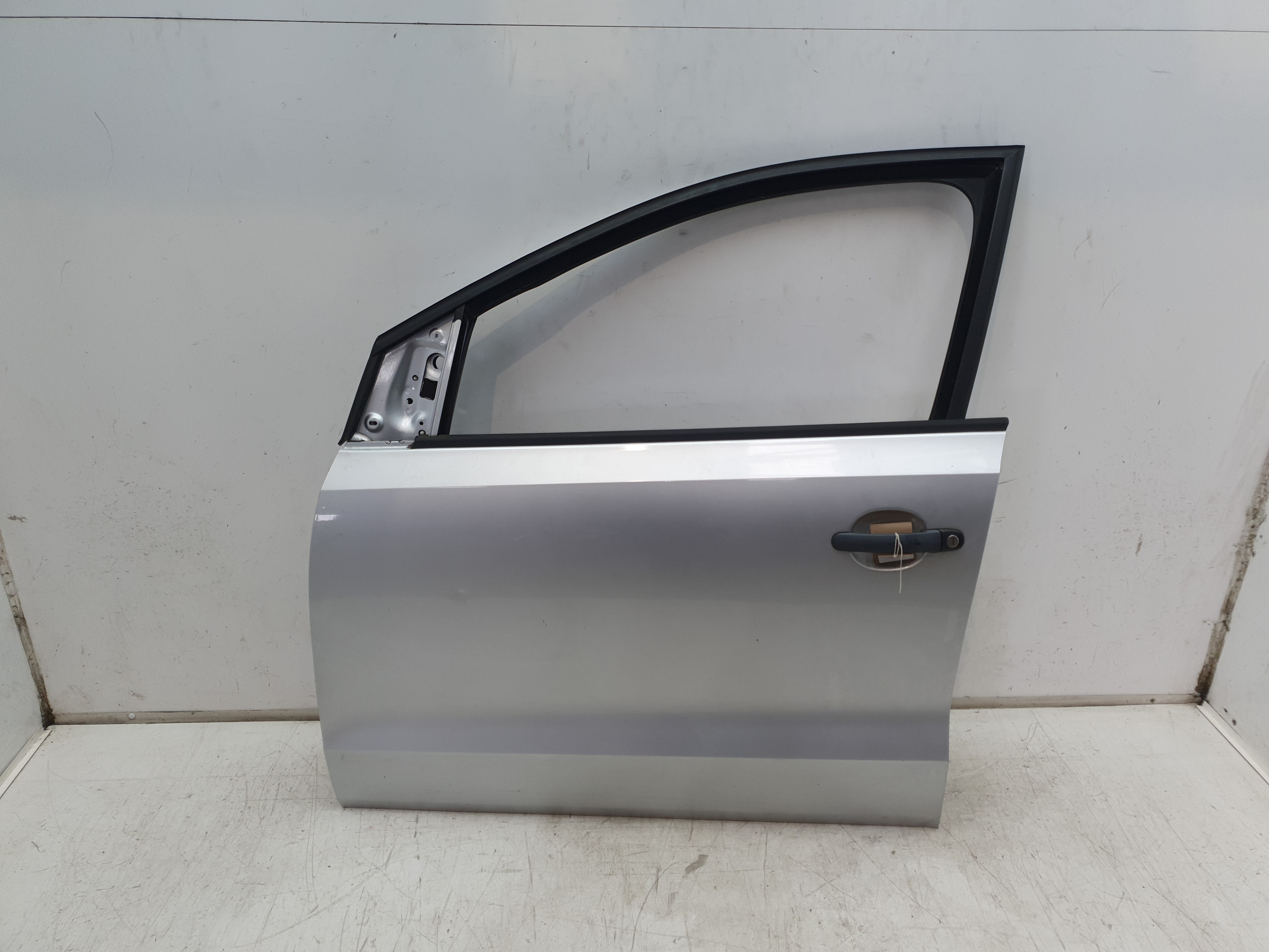 2011 VOLKSWAGEN POLO S 5 Doors HATCHBACK Passenger Door Front LH