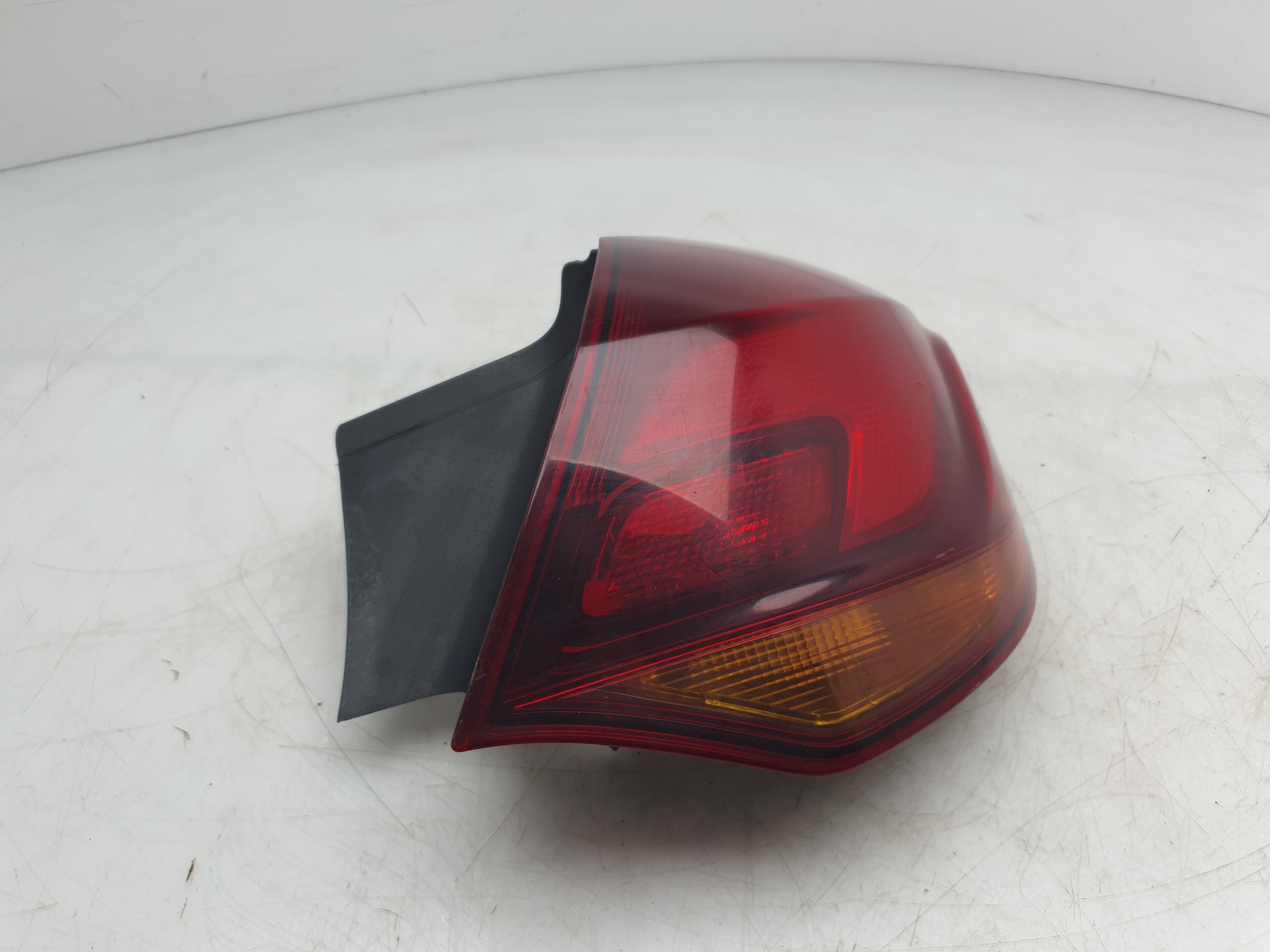 2011 VAUXHALL ASTRA SRI CDTI HATCHBACK Drivers Lamp Assembly Rear RH