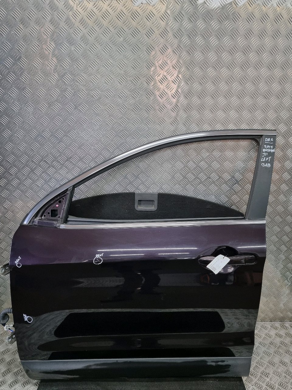 NISSAN QASHQAI J11 COMPLETE FRONT LEFT DOOR IN BLACK (GAB) 2015