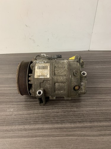 RENAULT TRAFIC 2016 A/C COMPRESSOR (8200848916B)